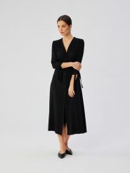Stylove Sukienka w kolorze czarnym rozmiar: XXL. Czarne sukienki Stylove, na co dzień, xxl, bez wzorów, z tkaniny, bez kołnierzyka, bez ramiączek, maxi, proste. Za 259.13 zł.