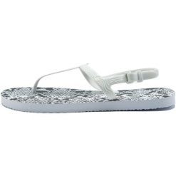 Sandały do chodzenia damskie Puma Cozy Sandal Wns. Białe sandały Puma, bez wzorów, z materiału, wakacyjne, bez obcasa, bez zapięcia. Za 44.09 zł.