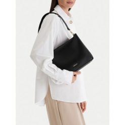 Torebka MEXX. Czarne torebki klasyczne Mexx, bez wzorów, bez dodatków. Za 179.99 zł.
