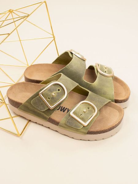 Billowy Skórzane klapki w kolorze zielonym rozmiar: 36. Zielone klapki Billowy, bez wzorów, z otwartym noskiem, bez obcasa. Za 104.14 zł.