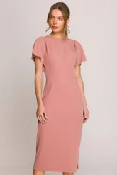 Elegancka sukienka ołówkowa z dekoltem V z tyłu różana. Czerwone sukienki Stylove, do pracy, s, bez wzorów, z elastanu, biznesowe, bez kołnierzyka, bez ramiączek, midi, dopasowane. Za 329.00 zł.