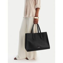Torebka GINO ROSSI. Czarne torebki klasyczne Gino Rossi, bez wzorów, bez dodatków. Za 559.99 zł.
