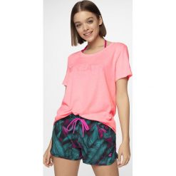T-shirt damski TSD016 - różowy. Czerwone t-shirty 4f, bez wzorów, bez kołnierzyka, bez ramiączek. W wyprzedaży za 34.99 zł.