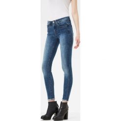G-Star Raw - Jeansy. Niebieskie jeansy G-Star Raw, m, bez wzorów, z podwyższonym stanem. W wyprzedaży za 299.90 zł.