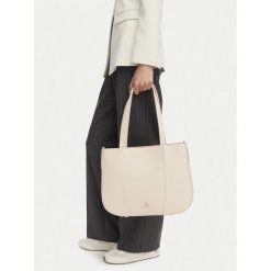 Torebka Beverly Hills Polo Club. Białe torebki klasyczne Beverly Hills Polo Club, bez wzorów, bez dodatków. Za 219.99 zł.