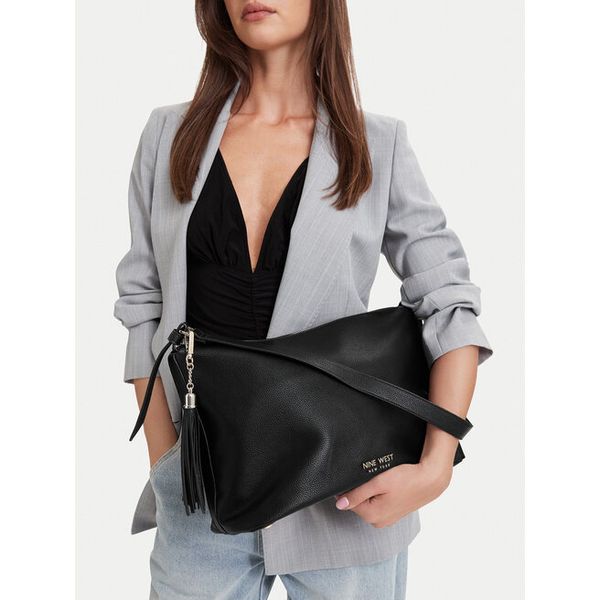 Torebka Nine West. Czarne torebki klasyczne Nine West, bez wzorów, bez dodatków. Za 229.99 zł.