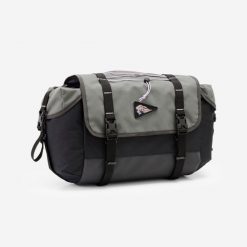 Torba rowerowa do bikepackingu Riverside ADVT 500 10 l na kierownicę. Czarne torby na ramię ROCKRIDER, bez wzorów, z materiału, sportowe, na ramię, duże, bez dodatków. Za 299.99 zł.