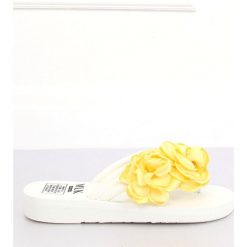 Klapki japonki białe TS-33 White. Białe klapki ButyModne, bez wzorów, z materiału, bez obcasa. W wyprzedaży za 59.00 zł.
