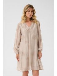 Kaffe Sukienka w kolorze beżowym rozmiar: 40. Brązowe sukienki Kaffe, na co dzień, z aplikacjami, bez kołnierzyka, bez ramiączek, midi, proste. Za 173.99 zł.