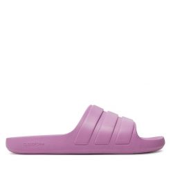 Klapki adidas. Fioletowe klapki Adidas, bez wzorów, bez obcasa. Za 89.99 zł.