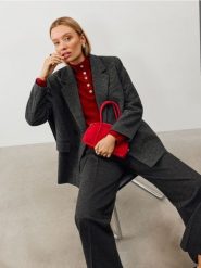 Klasyczny żakiet dwurzędowy oversize - czarny. Czarne marynarki i żakiety Sinsay, l, bez wzorów, klasyczne. Za 79.99 zł.