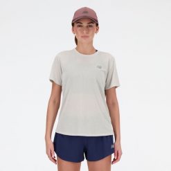 Koszulka damska New Balance WT41253AHH – szare. Szare bluzki New Balance, l, bez wzorów, z materiału, sportowe, bez kołnierzyka, bez ramiączek. Za 199.99 zł.