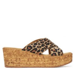 Klapki s.Oliver. Brązowe klapki S.Oliver, bez wzorów, bez obcasa. Za 259.99 zł.