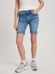 Cross Jeans Szorty dżinsowe w kolorze niebieskim rozmiar: 25W. Niebieskie szorty Cross Jeans, z aplikacjami, z jeansu, klasyczne, z podwyższonym stanem. Za 87.40 zł.