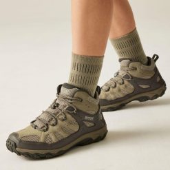 Buty damskie trekkingowe wysokie z membraną Edgepoint IV. Brązowe trekkingi Regatta, z syntetyku. W wyprzedaży za 291.00 zł.