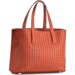 Torebka DKNY - Performed Calf Napp R1050305 Orange 800. Brązowe shopper DKNY, bez wzorów, ze skóry, bez dodatków. W wyprzedaży za 999.00 zł.