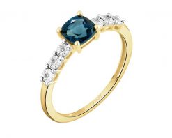 Pierścionek z żółtego i białego złota z diamentami i topazem London Blue - próba 375. Białe pierścionki Apart, z diamentem, złote. Za 1,390.00 zł.
