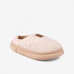 Damskie kapcie Coqui 40/41, wygodne, z szwem. Brązowe obuwie domowe Coqui, bez wzorów, bez zapięcia. Za 131.99 zł.