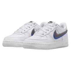 Damskie Skórzane Buty Sportowe Air Force 1 Swoosh. Białe obuwie sportowe Nike, na zimę, bez zapięcia. Za 633.99 zł.