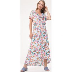 Jasnoniebieska Sukienka Beautiful Explosion. Sukienki Born2be, na lato, l, bez wzorów, z asymetrycznym kołnierzem, bez ramiączek, maxi, asymetryczne. Za 49.99 zł.