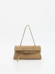 Torebka na ramię - beżowy. Brązowe torby na ramię Reserved, bez wzorów, na ramię, bez dodatków. Za 149.99 zł.