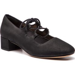 Półbuty CLARKS - Orabella Sofia 261349644 Black Nubuck. Czarne czółenka Clarks, bez wzorów, z materiału, bez obcasa, na obcasie, bez zapięcia. W wyprzedaży za 279.00 zł.