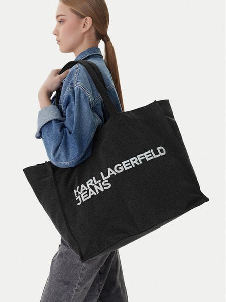 Karl Lagerfeld Jeans Torebka B1W50045 Czarny. Czarne shopper Karl Lagerfeld Jeans, bez wzorów, z jeansu, bez dodatków. Za 259.99 zł.