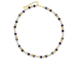 Naszyjnik z mosiądzu pozłacany z sodalitami i kwarcami. Naszyjniki Artelioni, z kwarcem, pozłacane. Za 399.00 zł.