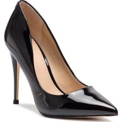 Szpilki GUESS - Okley3 FL6OK3 PAF08 BLACK. Czarne szpilki Guess, z aplikacjami, z materiału, bez obcasa, na obcasie, bez zapięcia. W wyprzedaży za 359.00 zł.