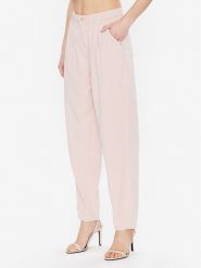 Guess Jeansy Andrea W3GA29 WFD53 Różowy Loose Fit. Czerwone jeansy Guess, z aplikacjami. Za 309.99 zł.