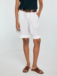 Szorty damskie z domieszką lnu kremowe Maryliana 100. Białe szorty Big Star, bez wzorów, z jeansu, eleganckie. Za 179.99 zł.