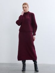 BGN Sweter w kolorze bordowym rozmiar: 36. Czerwone swetry BGN, bez wzorów, prążkowane, bez ramiączek. Za 121.99 zł.