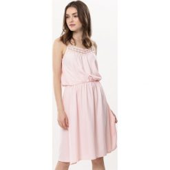 Różowa Sukienka Startin Somethin. Czerwone sukienki Born2be, na lato, l, bez wzorów, bez kołnierzyka, bez ramiączek, mini. Za 29.99 zł.