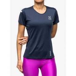 Koszulka szybkoschnąca damska Haglofs L.I.M Tech Tee. Niebieskie koszulki sportowe Haglöfs, bez wzorów, bez ramiączek. Za 144.99 zł.