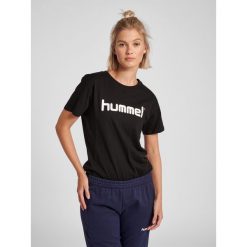 Koszulka sportowa z krótkim rękawem damska Hummel Cotton Logo. Czarne koszulki sportowe Hummel, bez wzorów, bez ramiączek, do piłki nożnej. Za 59.00 zł.
