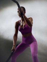 4F Biustonosz treningowy z wysokim wsparciem damski - różowy S. Czerwone bielizna sportowa 4f, s, bez wzorów, z gumy. Za 179.99 zł.