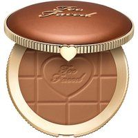 Too Faced - Chocolate Soleil Bronzer - Wygładzający Puder Brązujący O Matowym Wykończeniu - Choco Soleil Bronzer-milk Chocolate 8gm - Dla Kobiet. Pudry brązujące TOO FACED. Za 199.00 zł.