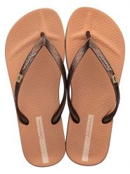 Ipanema Japonki w kolorze jasnobrązowo-brązowym rozmiar: 35/36. Brązowe klapki Ipanema, bez wzorów, z tworzywa sztucznego, z otwartym noskiem, bez obcasa. Za 52.45 zł.