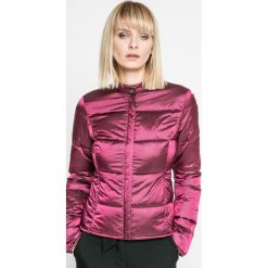 Trussardi Jeans - Kurtka puchowa. Czerwone kurtki Trussardi Jeans, s, bez wzorów, z jeansu, bez kaptura. W wyprzedaży za 429.90 zł.