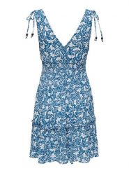 ONLY Sukienka letnia Fernanda 15373070 Niebieski Regular Fit. Niebieskie sukienki Only, na lato, s, bez wzorów, z wiskozy, bez kołnierzyka, bez ramiączek. Za 159.99 zł.