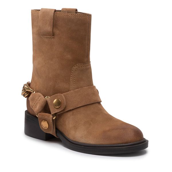 Kowbojki Guess. Brązowe botki Guess, z aplikacjami, bez obcasa, na płaskiej podeszwie, bez zapięcia. Za 659.99 zł.