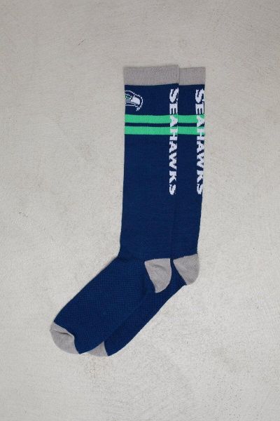 Seattle Seahawks - OOSC x NFL Skarpety narciarskie / snowboardowe. Szare skarpety OOSC, bez wzorów, z elastanu. Za 132.99 zł.