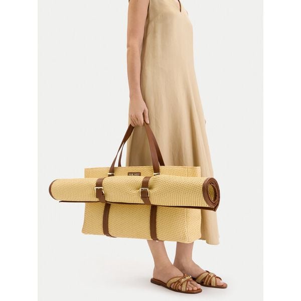 Torebka Nine West. Brązowe torebki klasyczne Nine West, bez wzorów, bez dodatków. Za 186.99 zł.