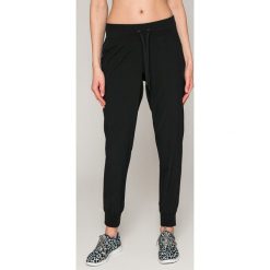 Reebok - Spodnie. Spodnie sportowe Reebok. Za 229.90 zł.