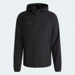 Kurtka piłkarska ADIDAS Tiro Travel 26 treningowa. Brązowe kurtki sportowe Adidas, xl, bez wzorów, z kapturem, do piłki nożnej. Za 339.99 zł.