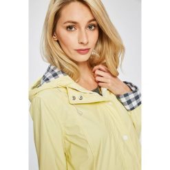 Answear - Kurtka. Żółte kurtki ANSWEAR, s, bez wzorów, z poliesteru, z kapturem. W wyprzedaży za 119.90 zł.