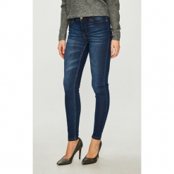 Jacqueline de Yong - Jeansy. Niebieskie jeansy Jacqueline de Yong, bez wzorów. W wyprzedaży za 59.90 zł.