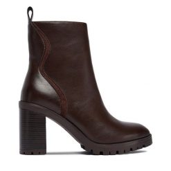 Botki JENNY. Brązowe botki Jenny, bez wzorów, bez obcasa, na słupku, bez zapięcia. Za 179.99 zł.