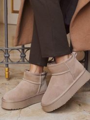 Bellucci Skórzane botki w kolorze khaki rozmiar: 41. Brązowe botki Bellucci, bez wzorów, bez obcasa, na platformie, bez zapięcia. Za 152.99 zł.