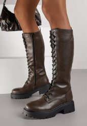 Brązowe Kozaki Grunge VICES w Stylu Workerów Uniama. Brązowe kozaki Born2be, z dzianiny, bez obcasa, na płaskiej podeszwie, bez zapięcia. Za 169.99 zł.
